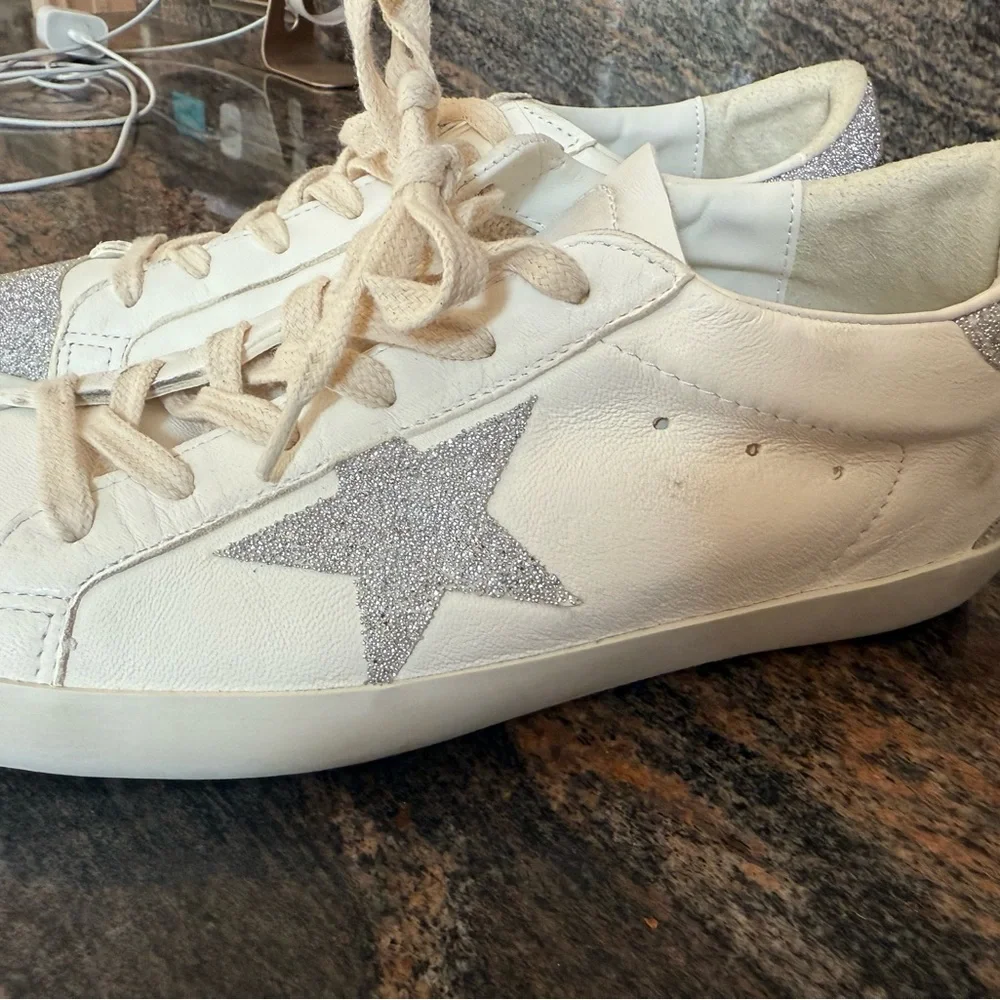 New! Golden Goose Super Star Classic with spur
Size 39 IT (8.5 US) - Picture 6 of 9